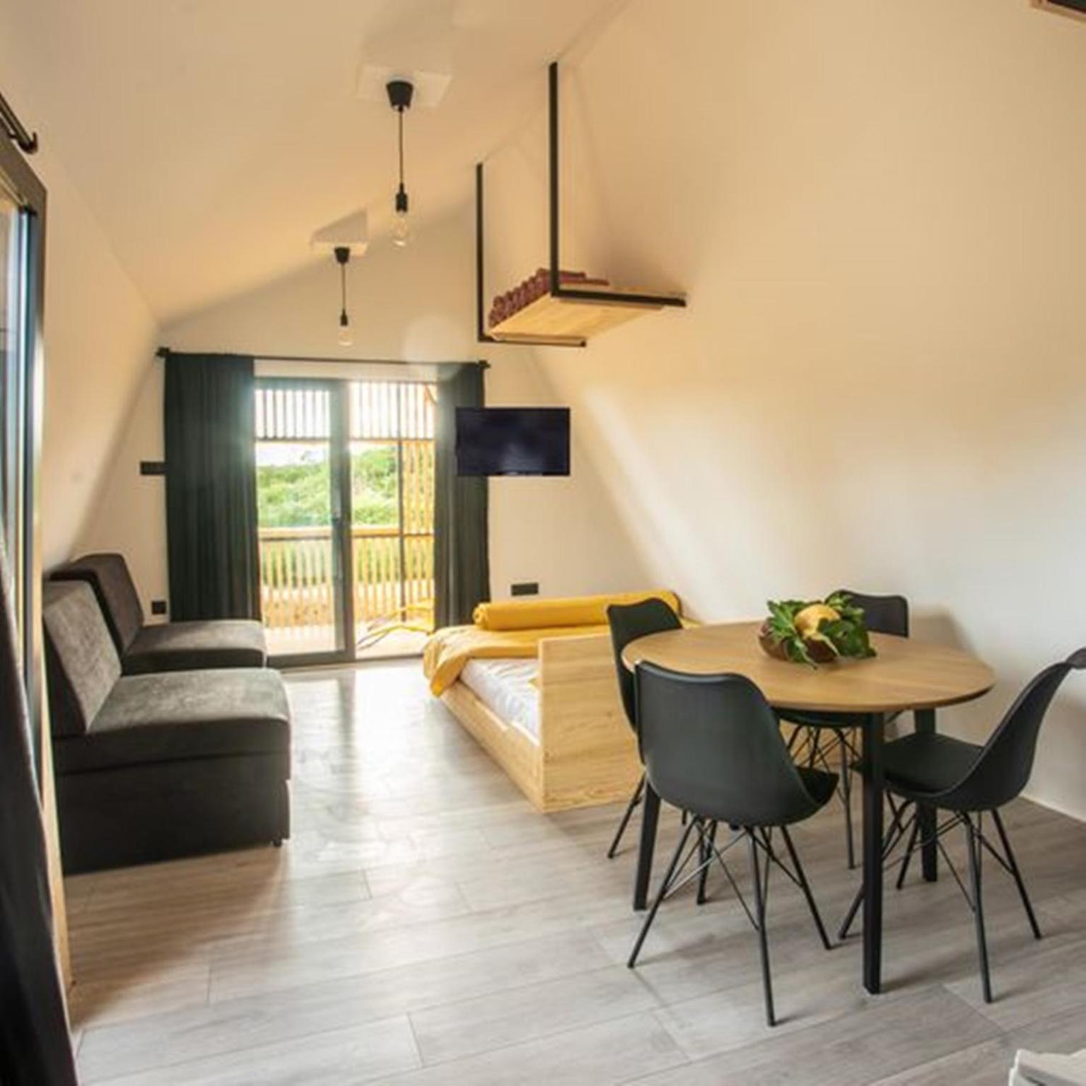 Glamping House Two Rivers Любушки Экстерьер фото